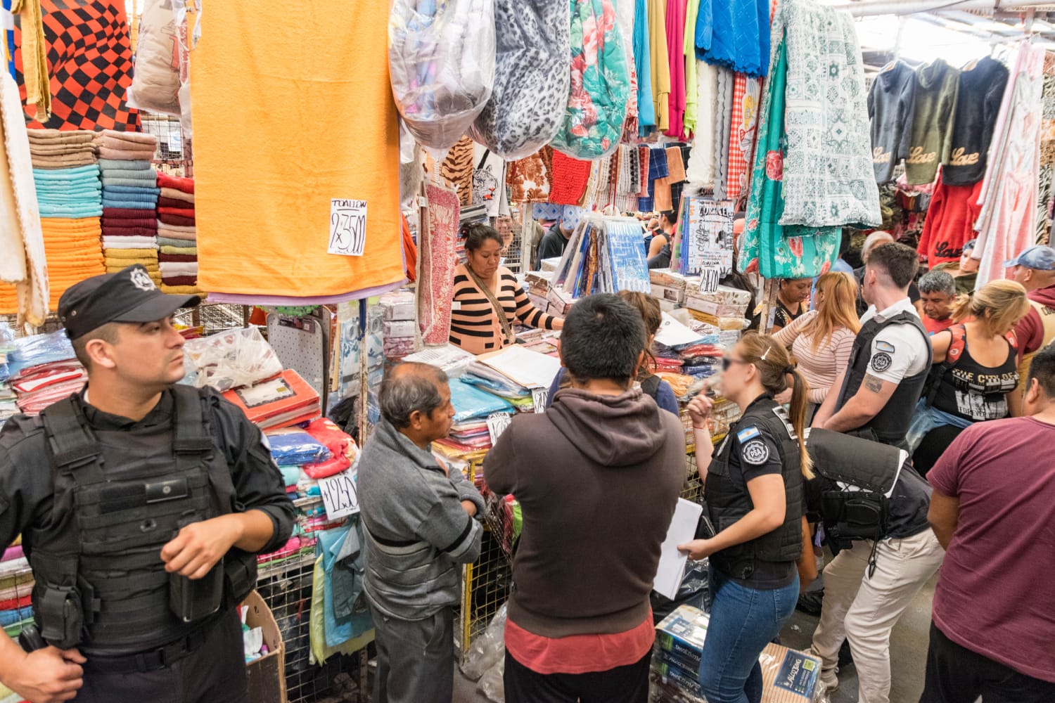Cómo Comprar Ropa en La Salada: Guía de Compras